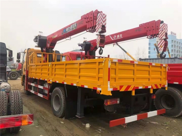 解放 單橋貨箱6.05米