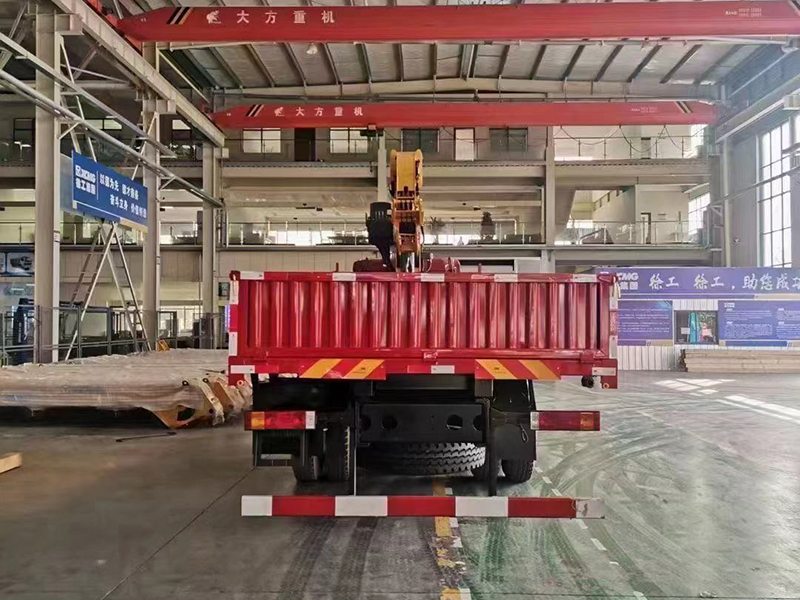 陜汽軒德后八輪