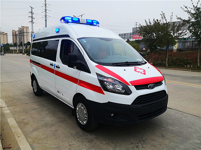 福特全順V362中軸柴油版負(fù)壓救護車