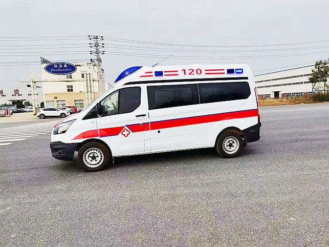 福特全順V362中軸柴油版負(fù)壓救護車