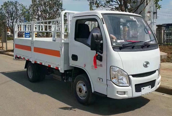 躍進(jìn)3.3米氣瓶運(yùn)輸車(chē)