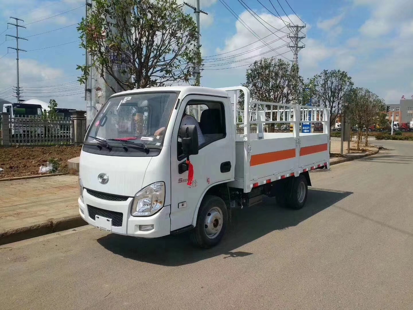 躍進(jìn)3.3米氣瓶運(yùn)輸車(chē)