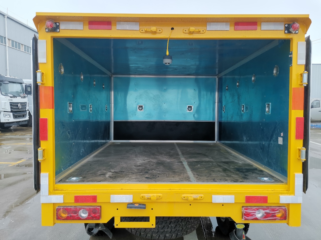 皮卡四驅民爆器材運輸車